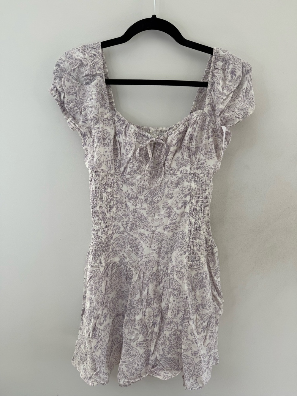 Hollister Lavender Paisley Smocked Puff Sleeve Romper – Size S
